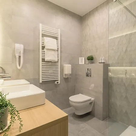 Fasthotel Biarritz Cote-basque - Un Fh Collection