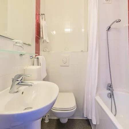 Hotel Fasthotel Biarritz Cote-basque - Un Fh Collection 2*