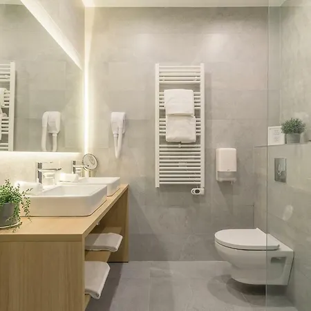 Fasthotel Biarritz Cote-basque - Un Fh Collection Otel Bidart